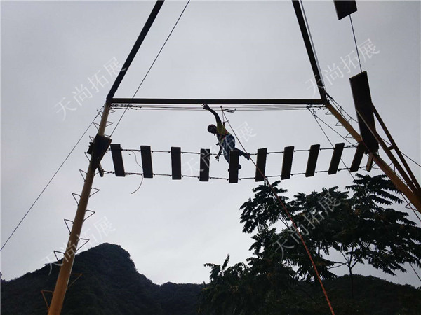 西安团建活动--高空缅甸桥